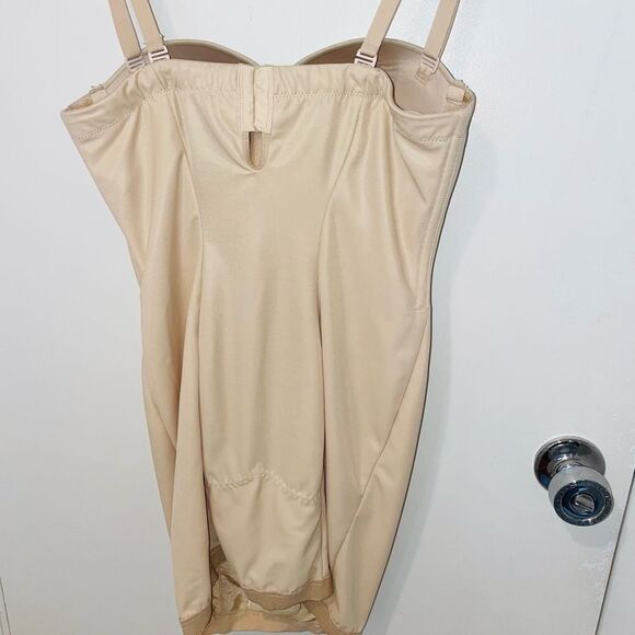 Maidenform 36B Ultra Firm Convertible Slip Underwire Latte FL2304 Shapewear - Picture 4 of 7